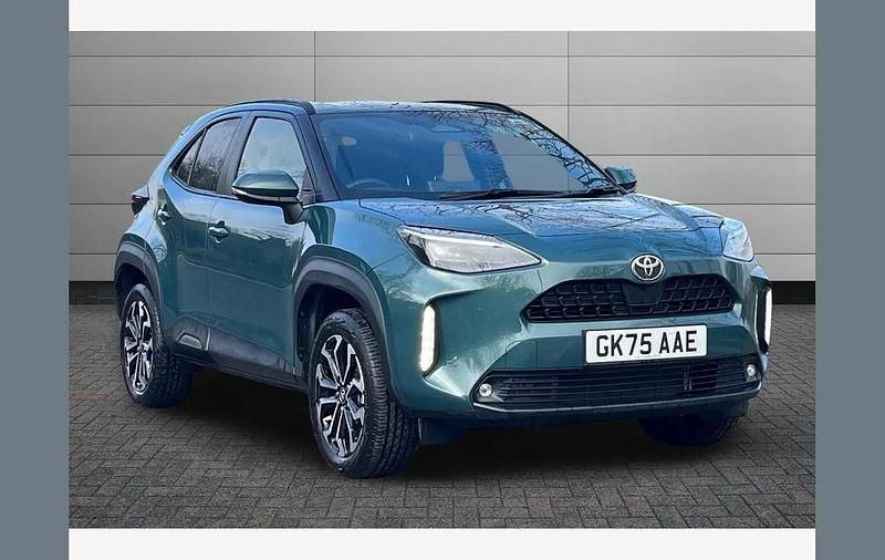 Used Toyota Yaris Cross Design 116 HP (85 kW) 2025 Green SUV