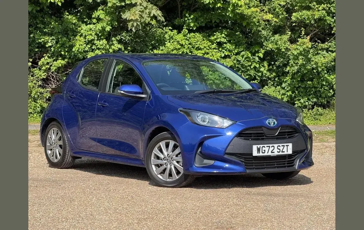 Used Toyota Yaris 116 HP (85 kW) 2022 Blue Hatchback