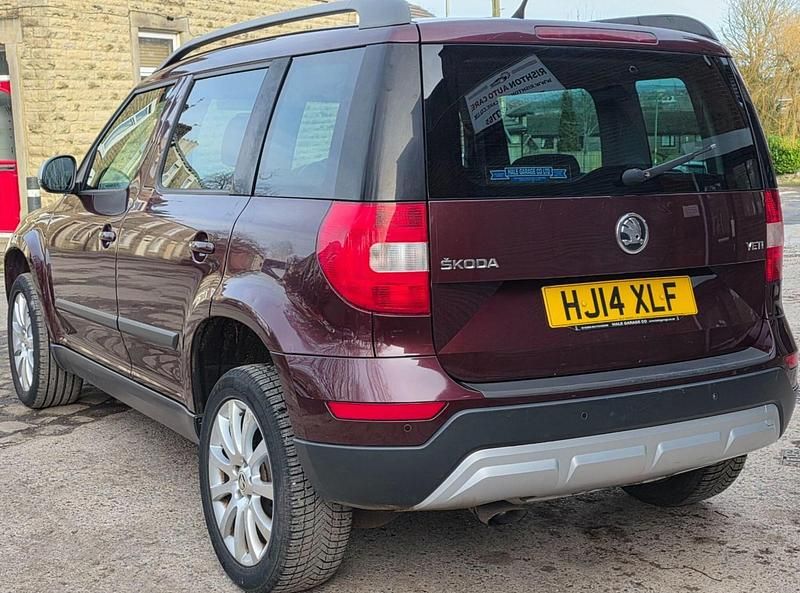 Used Skoda Yeti SE 105 HP (77 kW) 2014 Maroon SUV