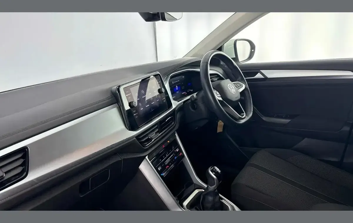 Used VW T-Roc Life 110 HP (80 kW) 2023 White SUV