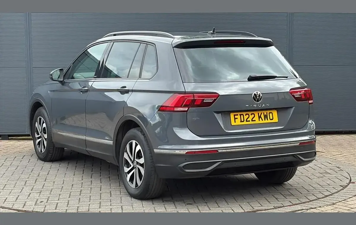 Used VW Tiguan Active 150 HP (110 kW) 2022 Grey SUV
