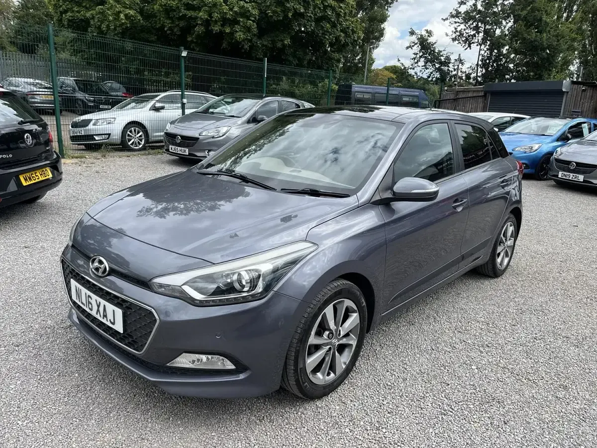 Used Hyundai i20 Premium SE 100 HP (73 kW) 2016 Grey Hatchback