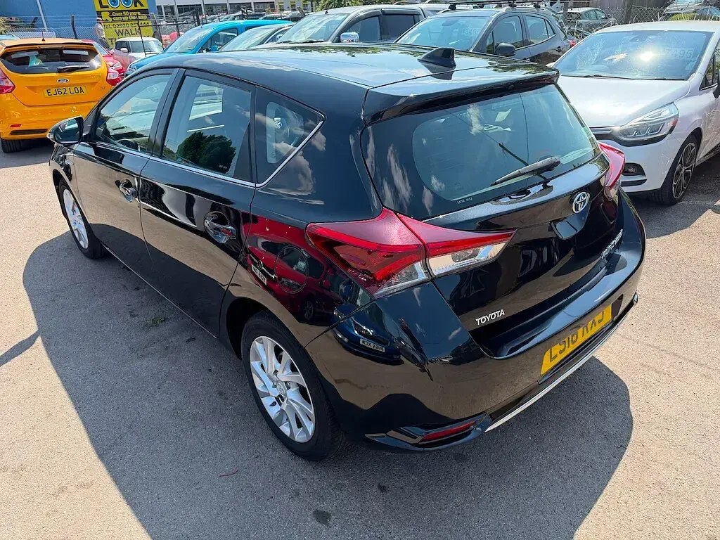 Used Toyota Auris Hybrid 2016 Black Hatchback