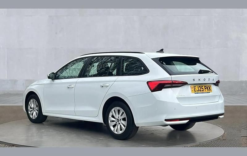 Used Skoda Octavia SE Technology 113 HP (83 kW) 2025 White Estate