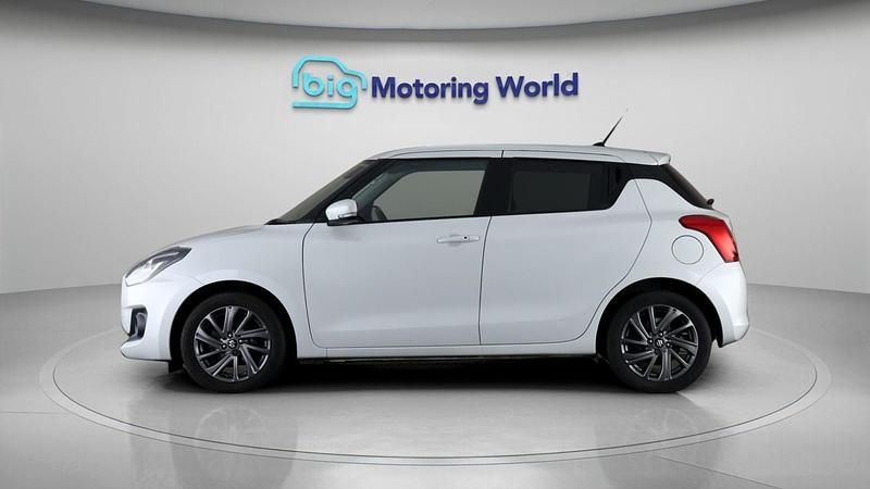 Used Suzuki Swift SZ5 83 HP (61 kW) 2021 White Hatchback