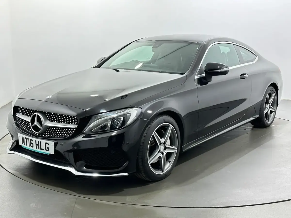 Usado Mercedes C220 AMG line 170 HP (125 kW) 2016 Preto Coupé