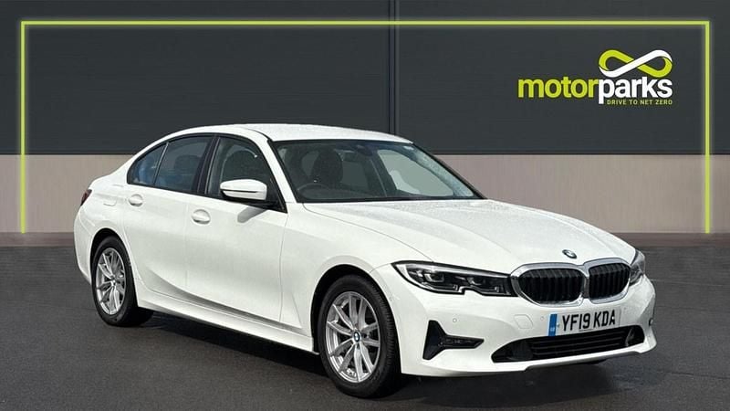 Alpine white gloss Used 2019 BMW 318 Comfort Edition Sedan | £15,500 (Good price) - Image 1/4