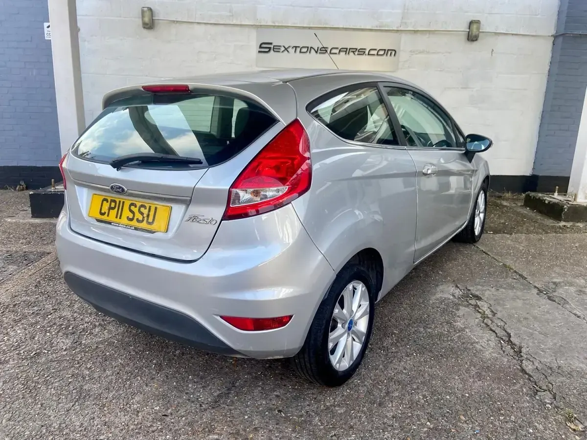 Used Ford Fiesta Zetec 2011 Silver Hatchback