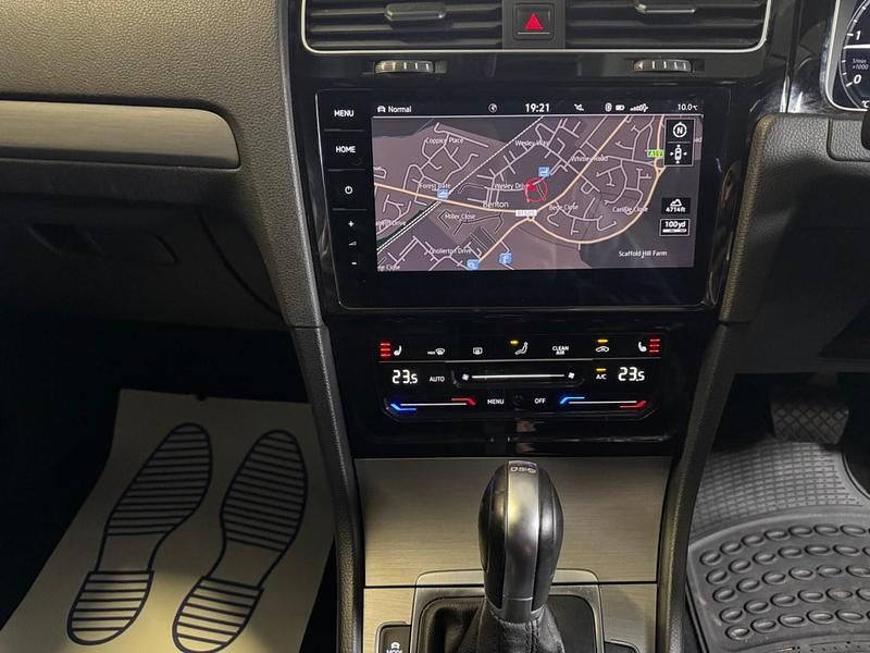 Used VW Golf VII Edition 110 HP (80 kW) 2016 White Hatchback