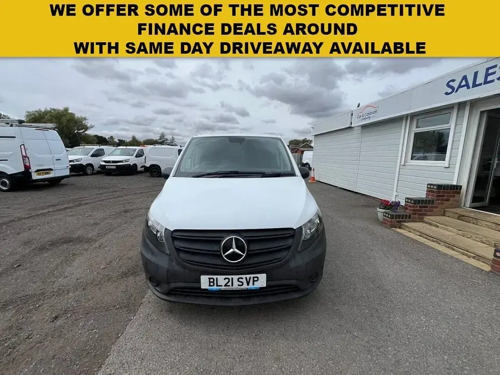 Used Mercedes Vito Progressive 134 HP (98 kW) 2021 White Van