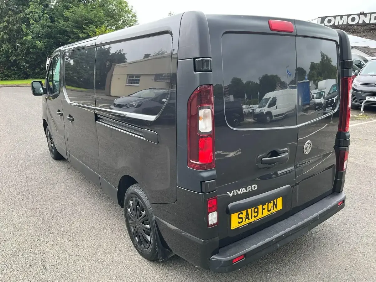 Used Vauxhall Vivaro Sportive 120 HP (88 kW) 2019 Black MPV