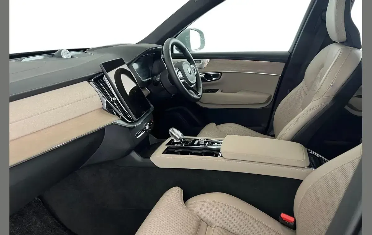 Usado Volvo XC90 Ultra 455 HP (334 kW) 2025 Cinzento SUV