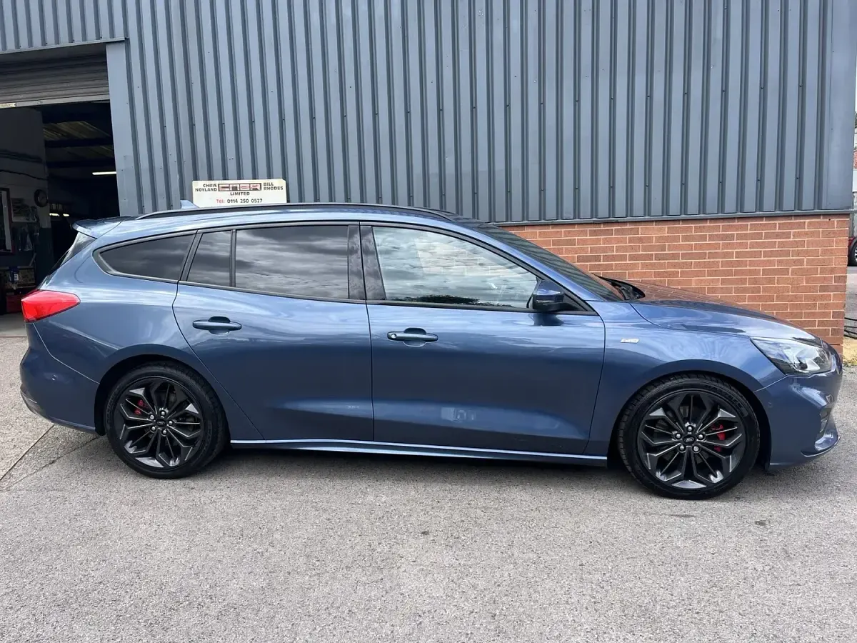 Used Ford Focus ST-Line X 120 HP (88 kW) 2019 Blue Estate
