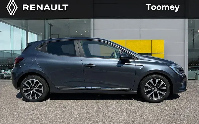 Used Renault Clio Iconic 72 HP (52 kW) 2020 Grey  Hatchback