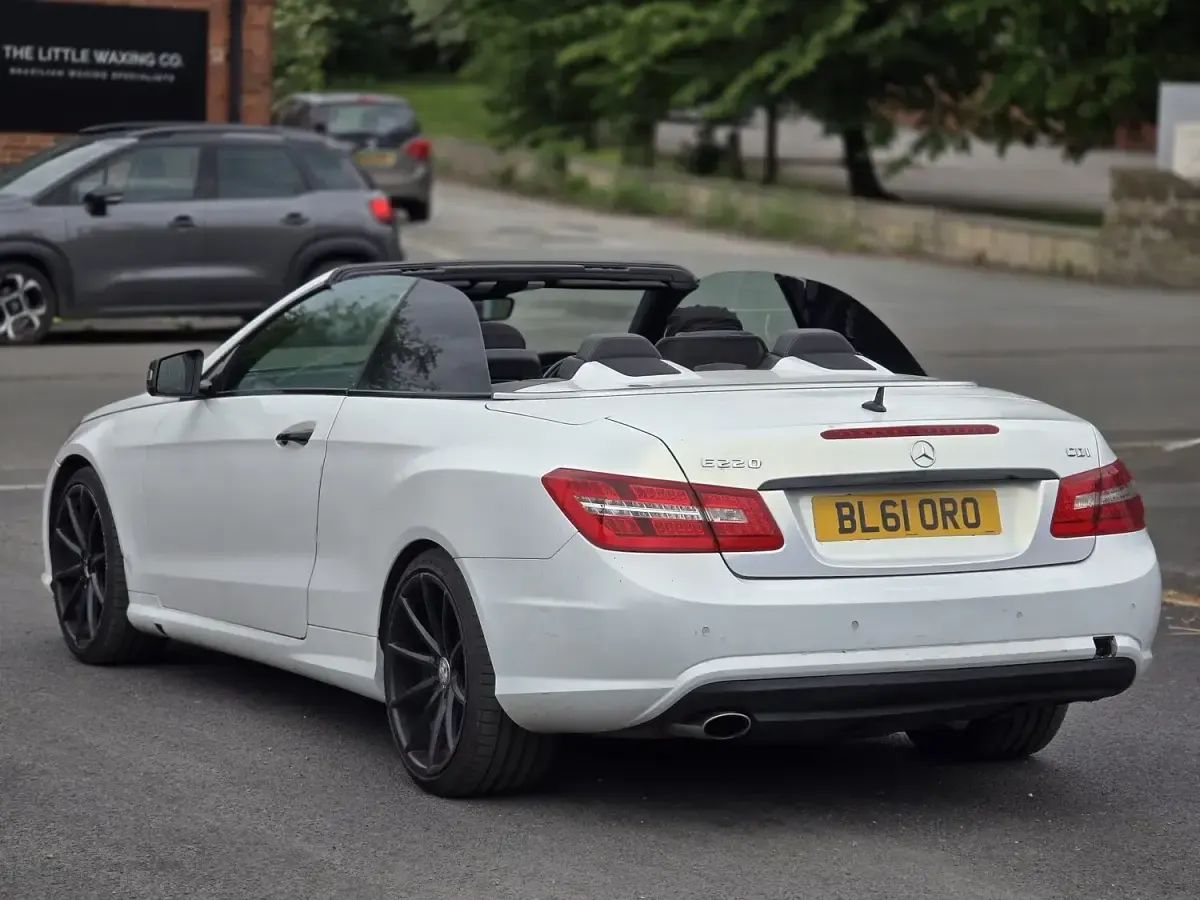 Used Mercedes E220 170 HP (125 kW) 2012 White Cabriolet
