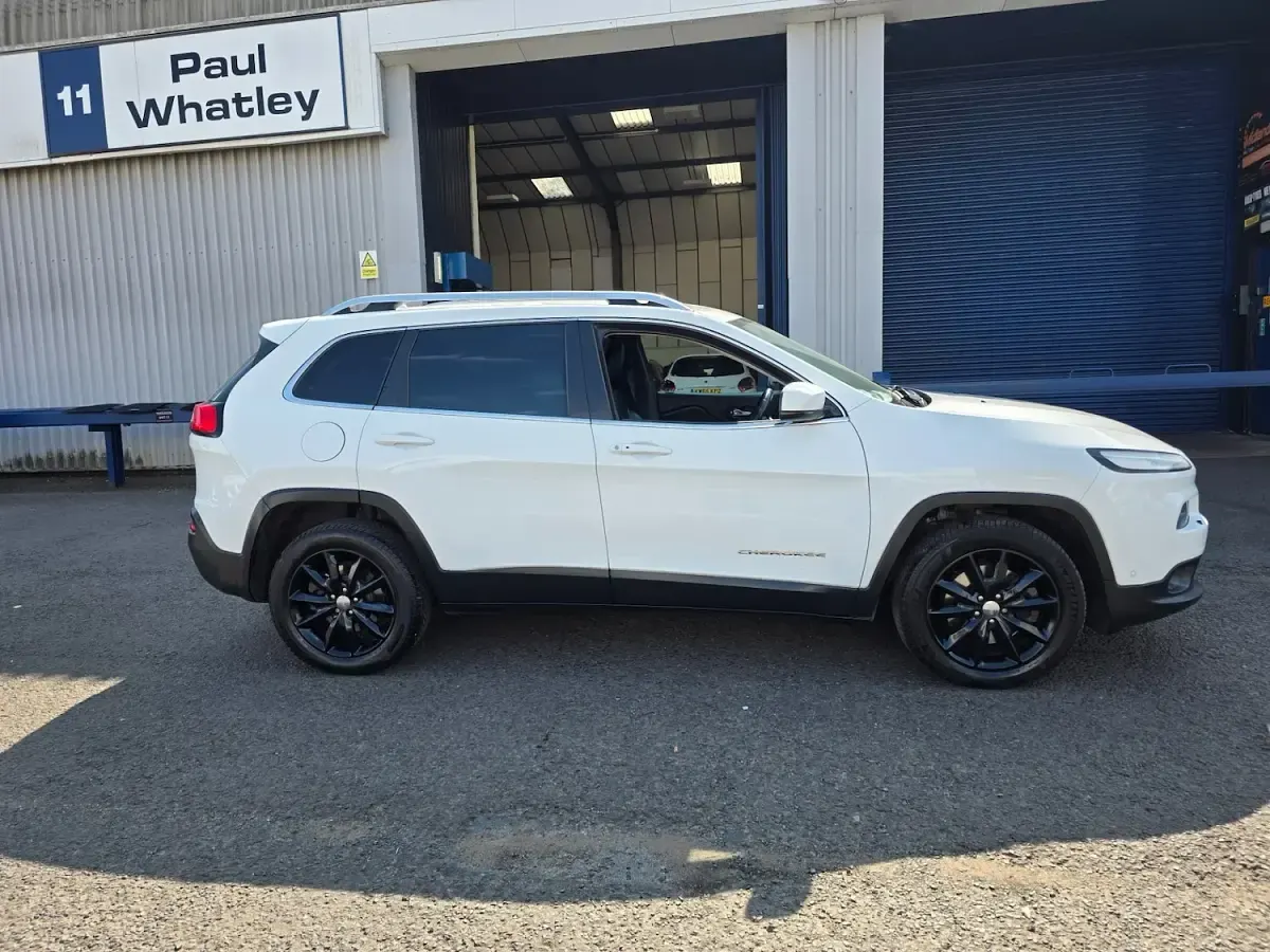 Used Jeep Cherokee Limited 170 HP (125 kW) 2014 White SUV