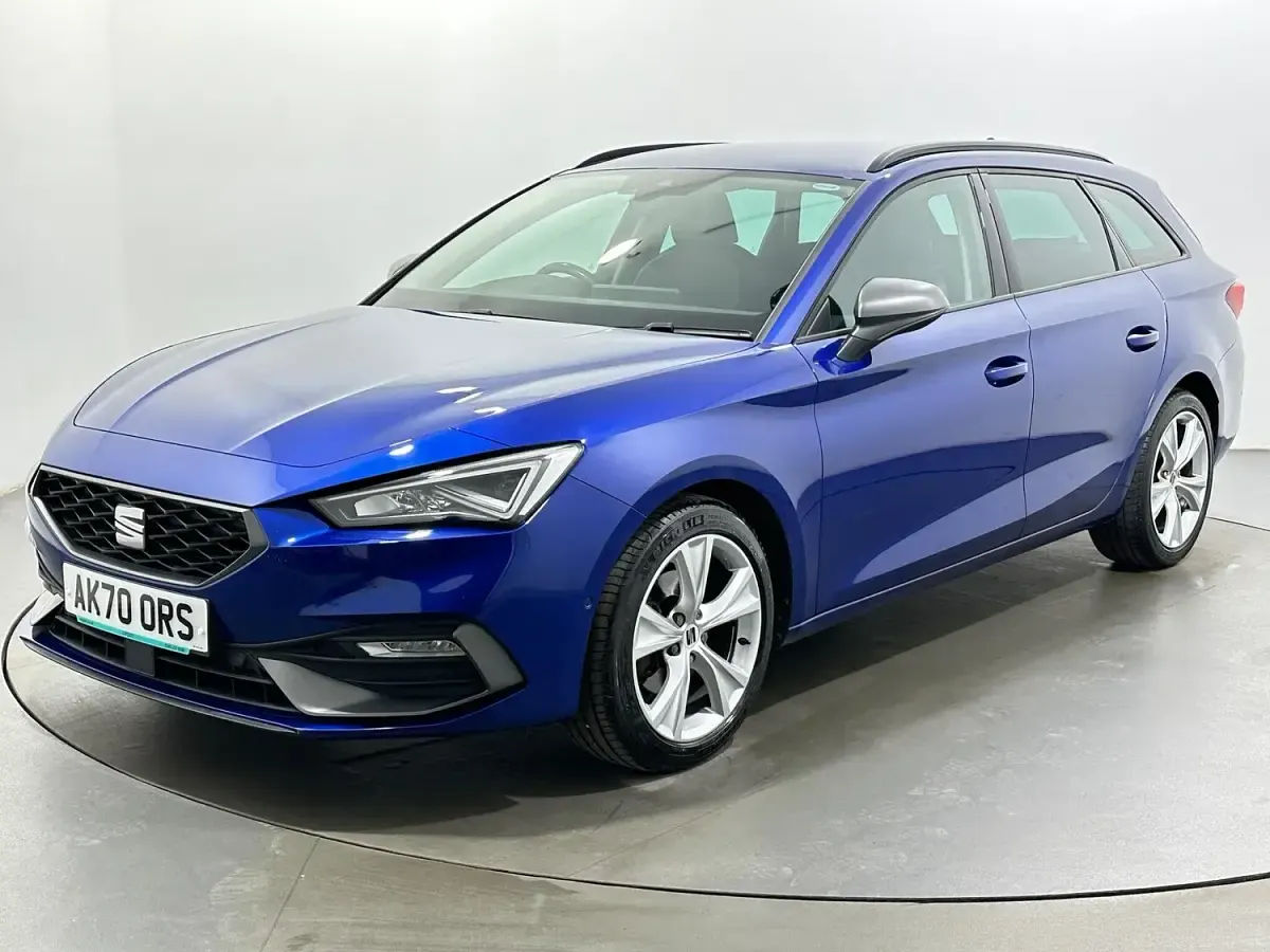 Used Seat Leon FR 130 HP (95 kW) 2021 Blue Estate