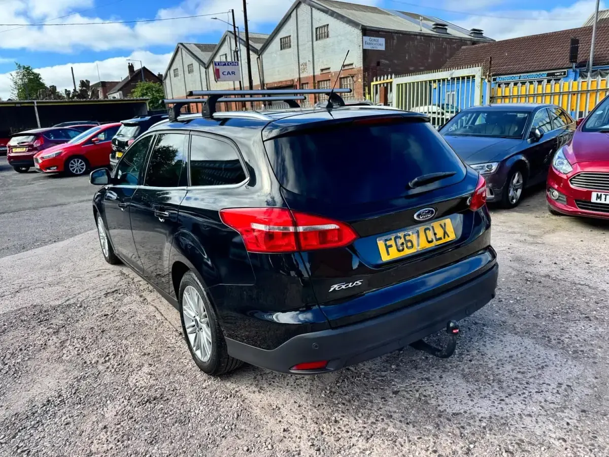 Used Ford Focus Zetec 120 HP (88 kW) 2017 Black Estate