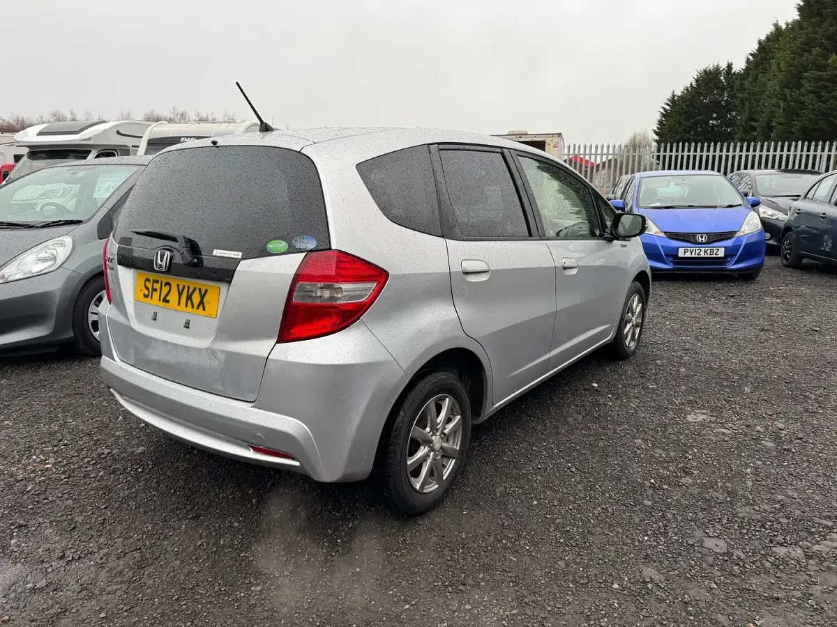 Begagnad Honda Jazz SE 102 HK (75 kW) 2023 Silver Halvkombi