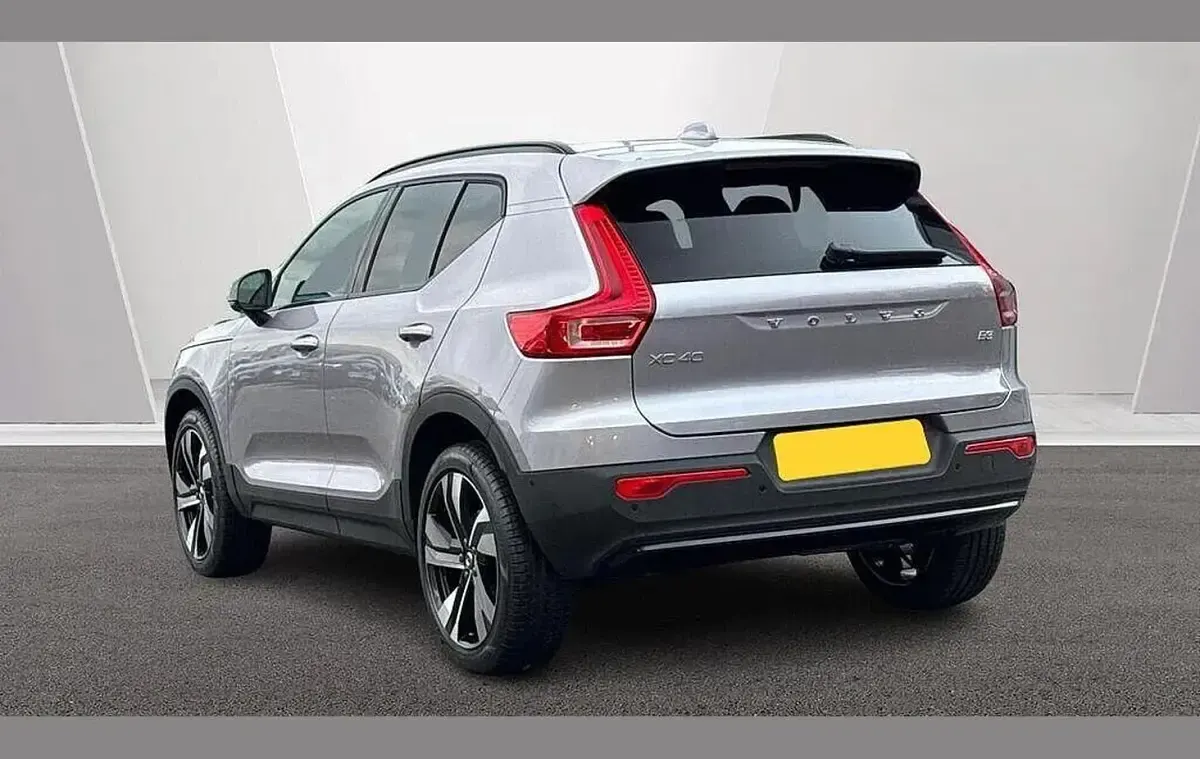 New Volvo XC40 Ultra 161 HP (118 kW) 2026 Silver SUV