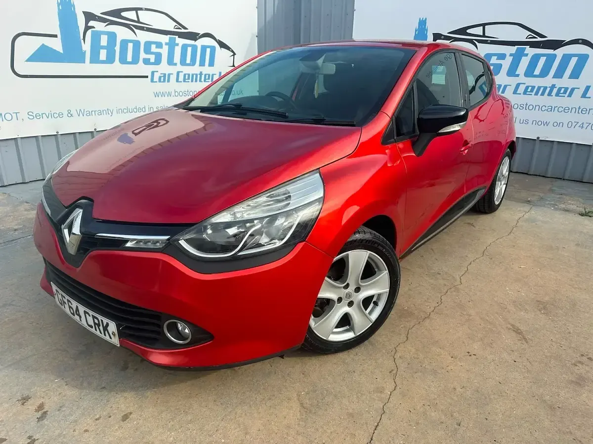 Used Renault Clio Dynamique 75 HP (55 kW) 2014 Red Hatchback