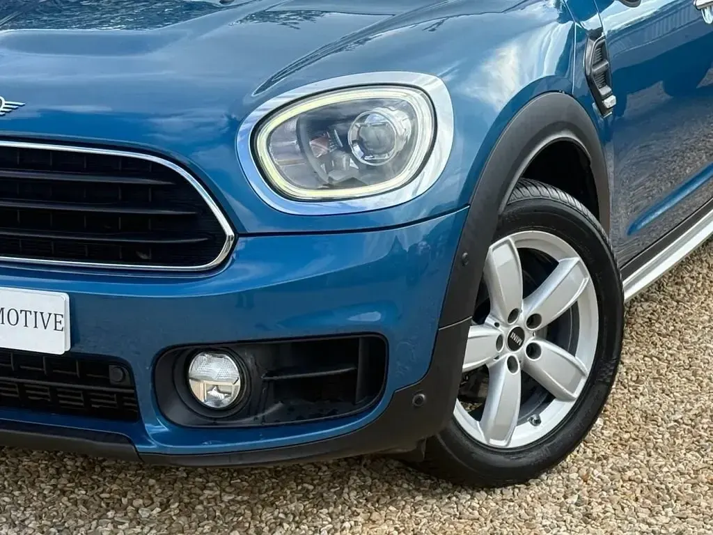Usado Mini Cooper Classic 2019 Azul Utilitario