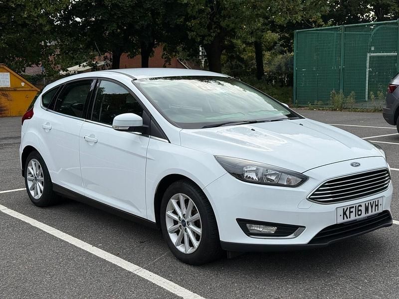 White Used 2016 Ford Focus Titanium Hatchback | £4,790 (Fair price) - Image 1/4