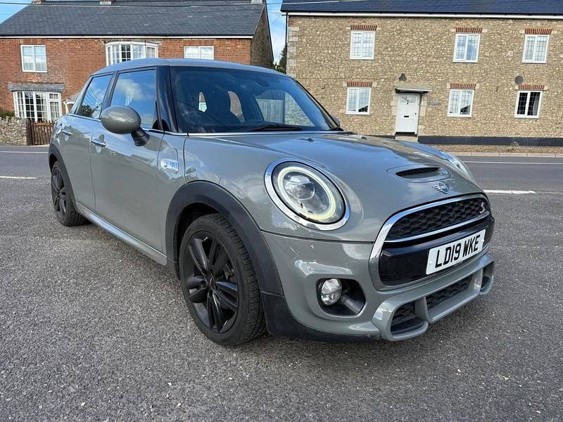 Grey Used 2019 Mini Cooper S Hatch Hatchback | £13,995 (A bit pricey) - Image 1/4