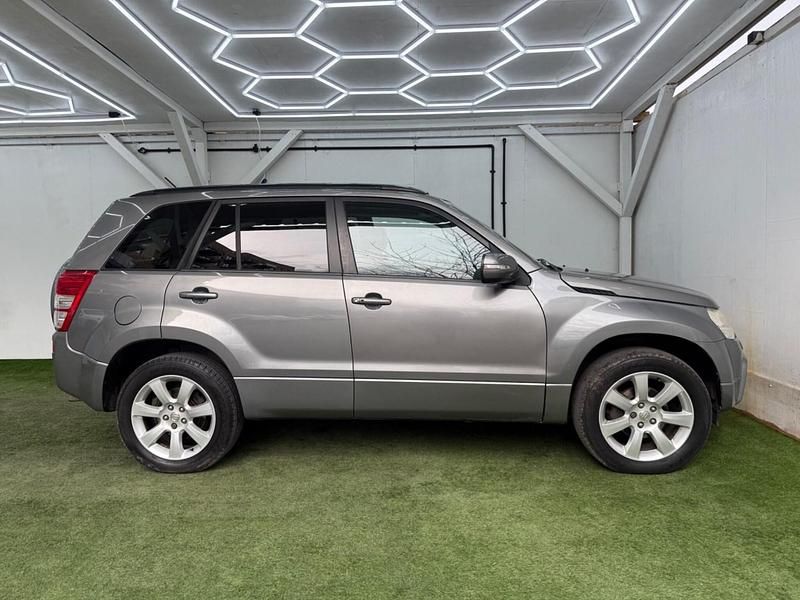 Used Suzuki Grand Vitara SZ5 169 HP (124 kW) 2010 Grey SUV