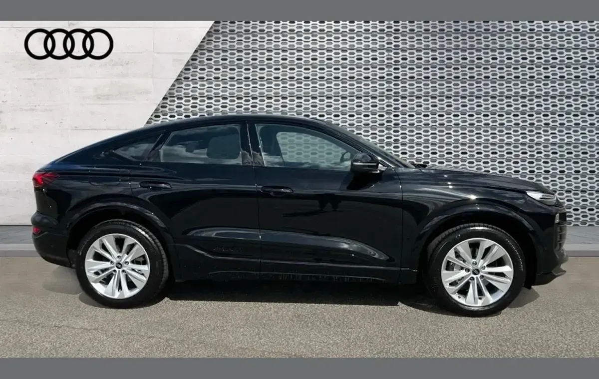 Nuevo Audi Q6 e-tron S-Line 185 kW (252 CV) 2026 Negro SUV