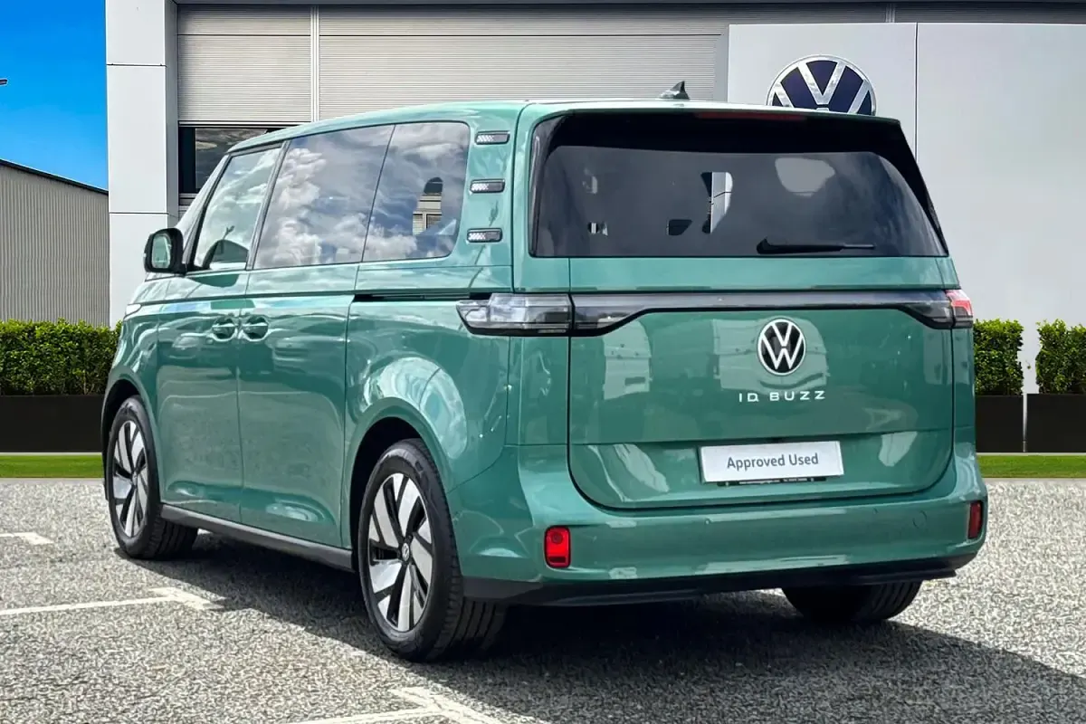 Used VW ID. Buzz Pro 210 kW (286 HP) 2025 Green MPV