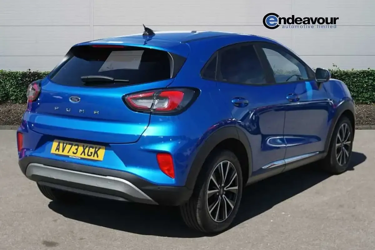 Begagnad Ford Puma Titanium 125 HK (91 kW) 2023 Blå SUV
