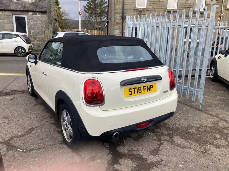 Begagnad Mini Cooper Cabriolet 2018 Vit Cab