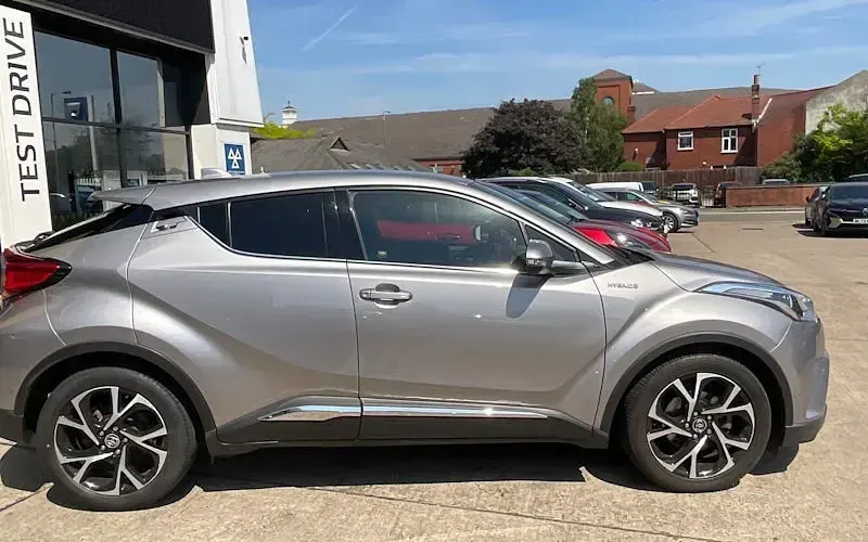 Used Toyota C-HR Design 122 HP (89 kW) 2019 SUV