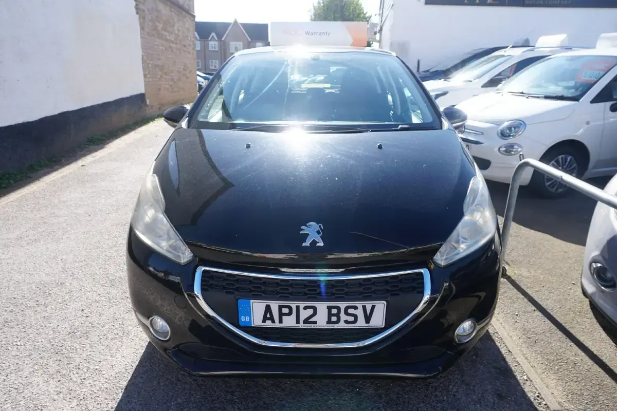 Used Peugeot 208 Active 68 HP (50 kW) 2012 Black Hatchback