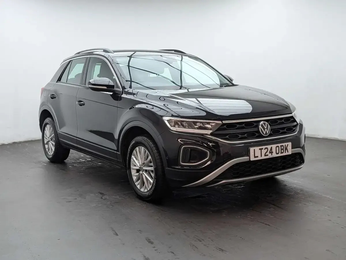 Used VW T-Roc Life 150 HP (110 kW) 2024 Black SUV