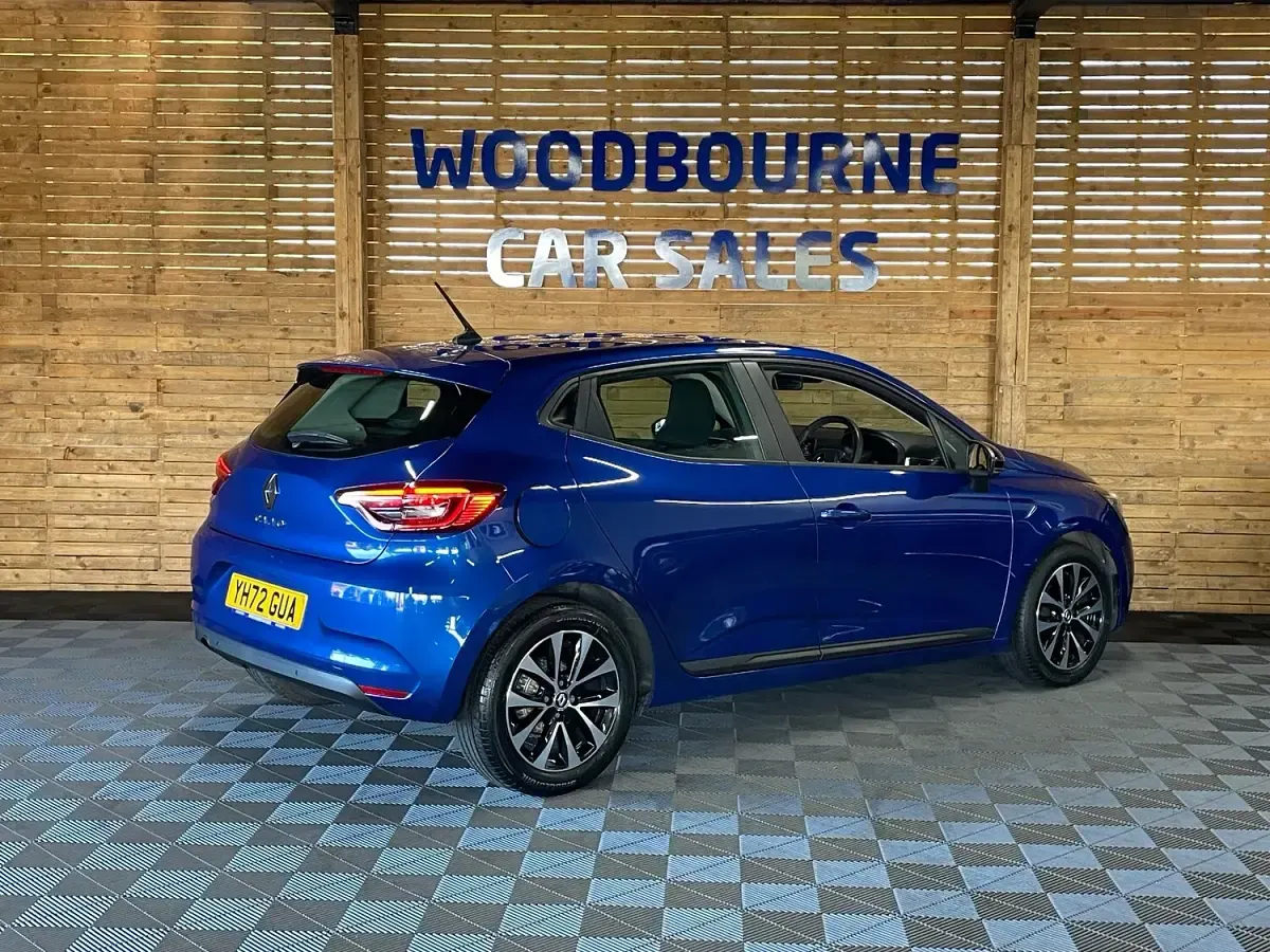 Used Renault Clio V Evolution 90 HP (66 kW) 2023 Blue Hatchback