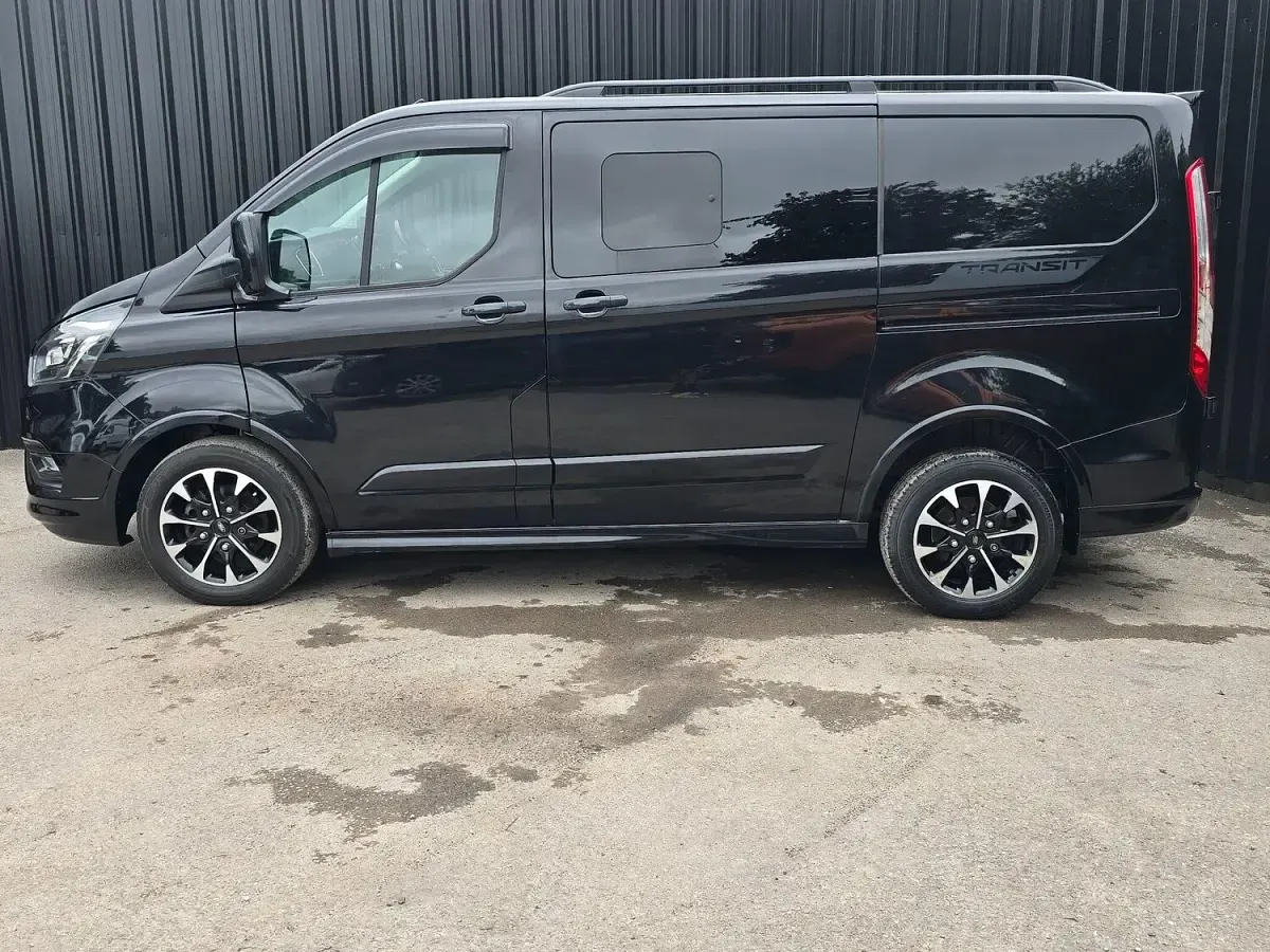 Used Ford Transit Custom Sport 185 HP (136 kW) 2021 Black Van
