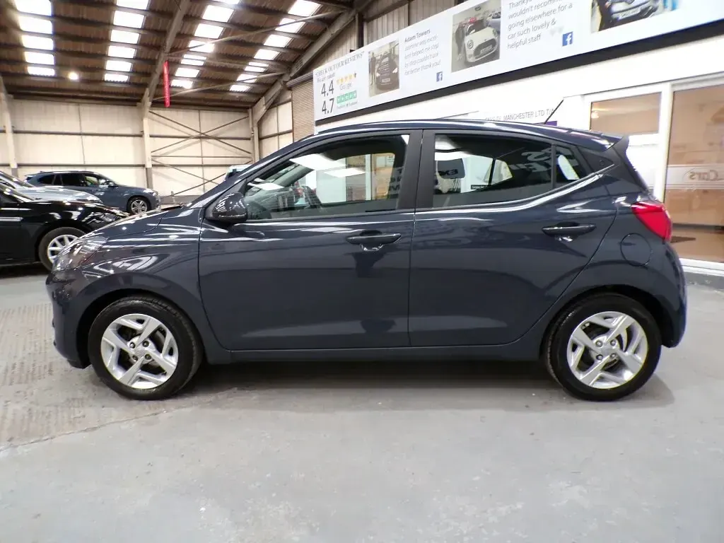 Used Hyundai i10 SE 67 HP (49 kW) 2023 Grey Hatchback