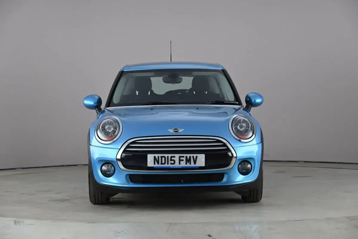 Begagnad Mini Cooper Hatch 2015 Blå Halvkombi