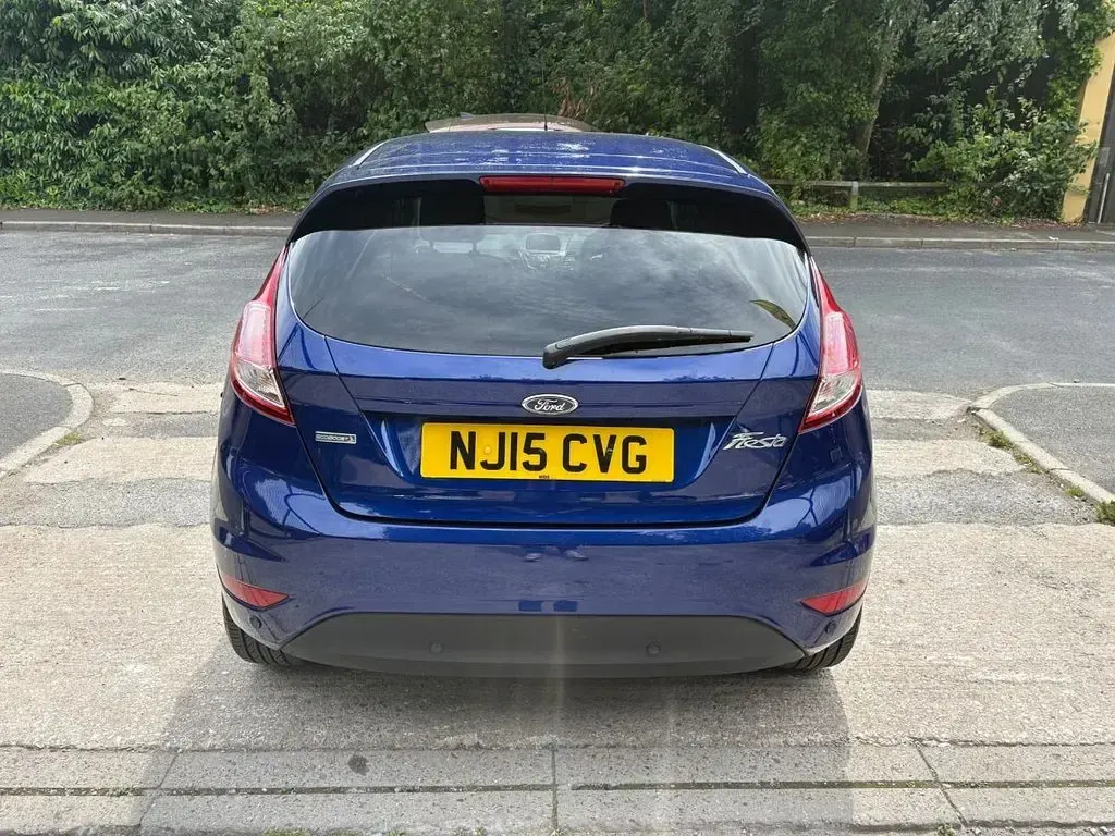 Used Ford Fiesta Zetec 100 HP (73 kW) 2015 Blue Hatchback