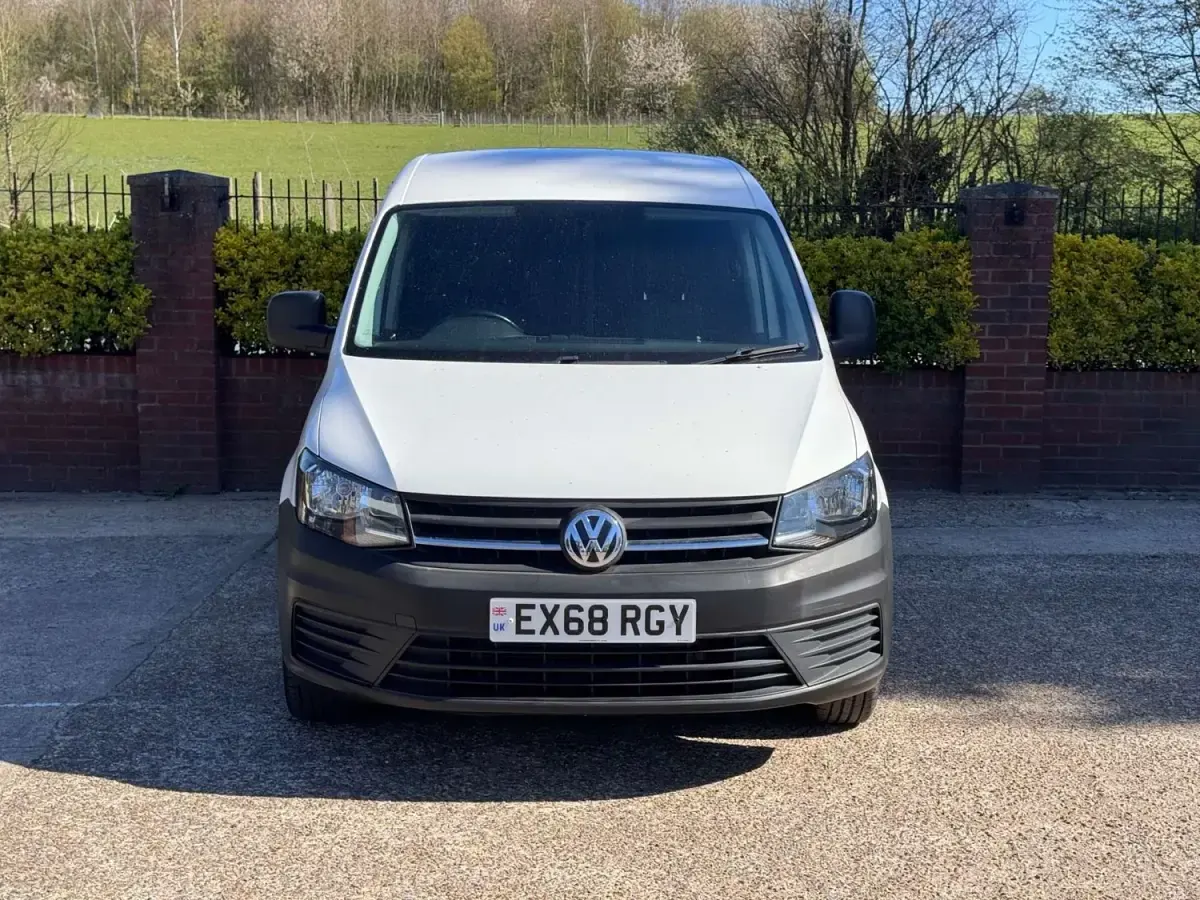 Usado VW Caddy Startline 122 HP (89 kW) 2018 Branco Monovolume