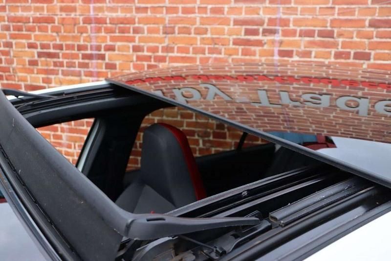 Used VW Golf VIII GTI 265 HP (194 kW) 2025 White Hatchback