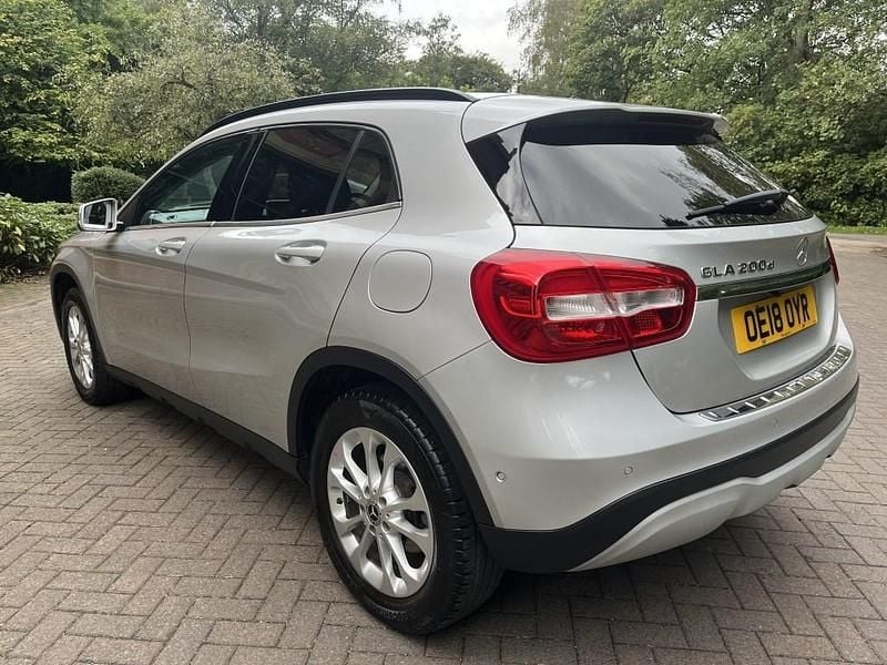 Used Mercedes GLA200 Executive 136 HP (100 kW) 2018 Silver SUV