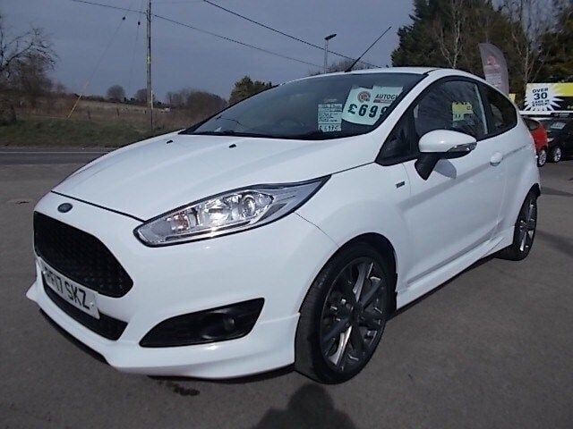 Used Ford Fiesta ST-Line 99 HP (72 kW) 2017 White Hatchback