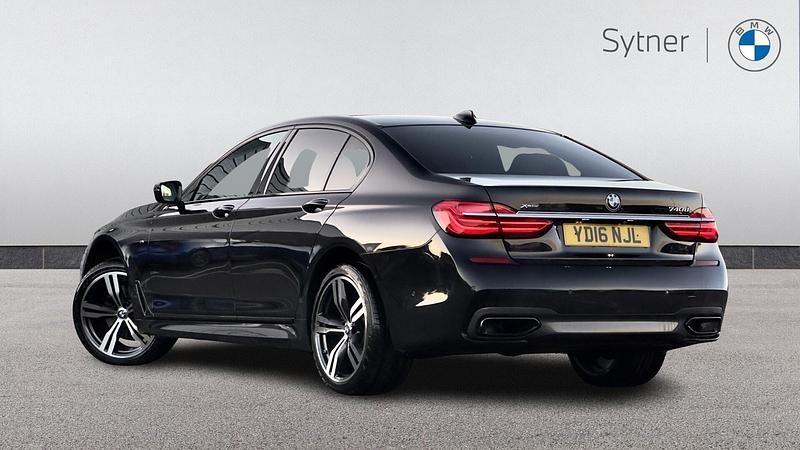 Used BMW 740 M Sport 316 HP (232 kW) 2016 Black Sedan