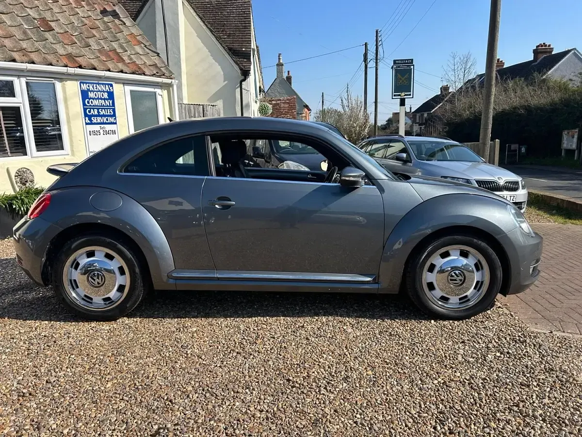 Used VW Beetle Design 157 HP (115 kW) 2012 Grey Hatchback