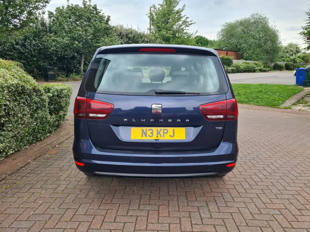Used Seat Alhambra 150 HP (110 kW) 2016 Blue MPV