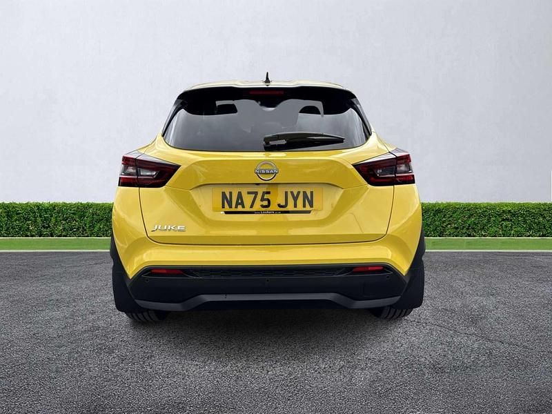 Used Nissan Juke Tekna 114 HP (83 kW) 2025 Yellow SUV
