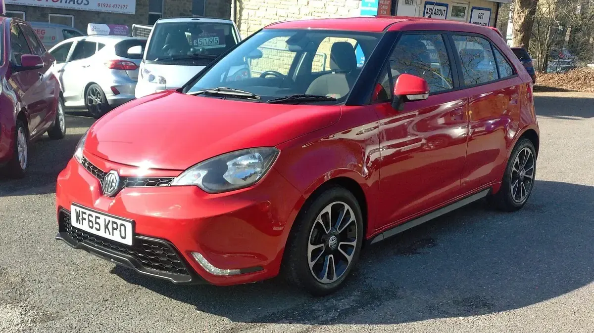 Used MG MG3 106 HP (77 kW) 2015 Red Hatchback